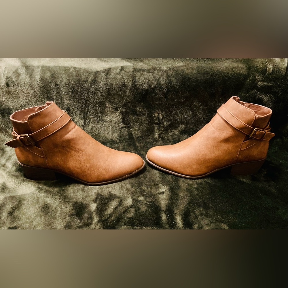JustFab Women’s Size 9.5 Brown Ankle Boots
